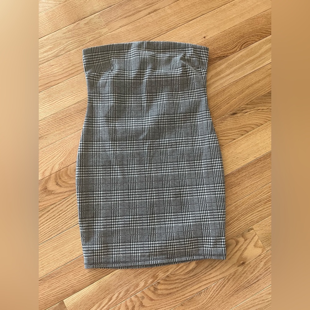 Body con strapless plaid dress